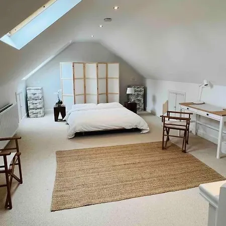 Appartamento Winton Grove - For Outdoor And Tennis Enthusiasts *