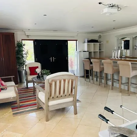 Winton Grove - For Outdoor And Tennis Enthusiasts