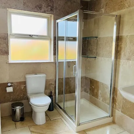 Apartamento Winton Grove - For Outdoor And Tennis Enthusiasts