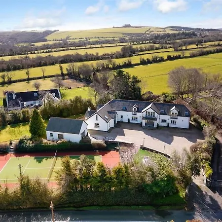 Winton Grove - For Outdoor And Tennis Enthusiasts * Kilmacanoge