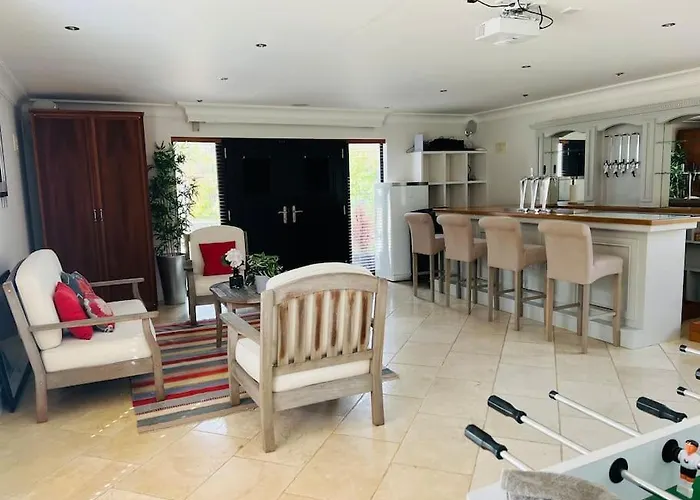 Winton Grove - For Outdoor And Tennis Enthusiasts